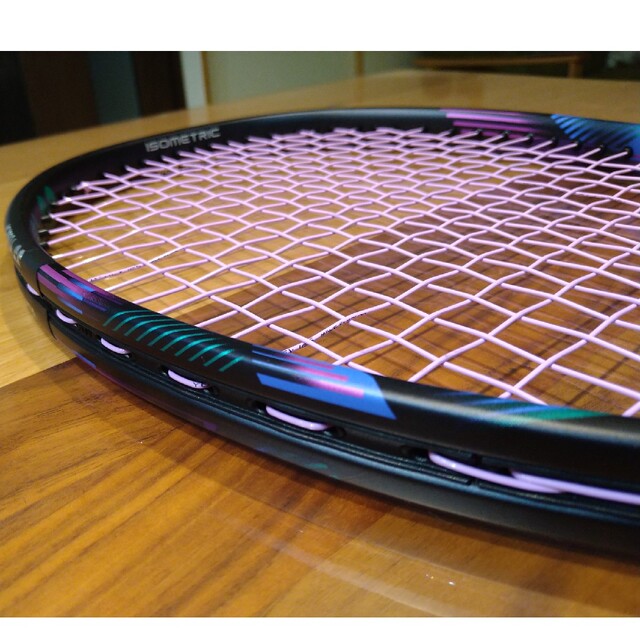 YONEX(ヨネックス)のほぼ新品☆YONEX　vcorepro100 ブイコアプロ　テニスラケット スポーツ/アウトドアのテニス(ラケット)の商品写真