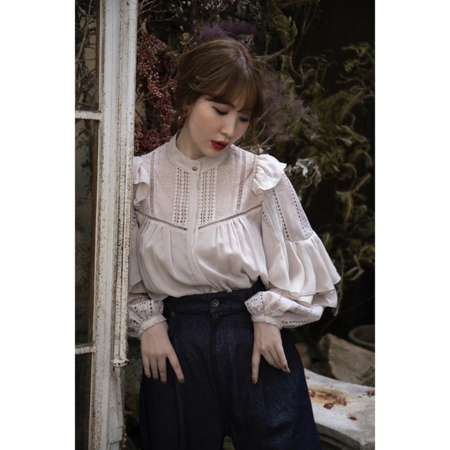 342裾巾herlipto Puffed Sleeve Lace Blouse