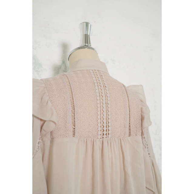 Her lip to(ハーリップトゥ)のherlipto Puffed Sleeve Lace Blouse レディースのトップス(シャツ/ブラウス(長袖/七分))の商品写真