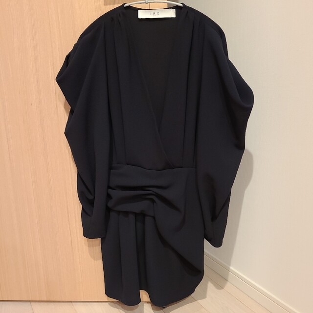 IRO(イロ)のIRO Sofi ギャザー ドレス Rちゃん着用 ブラック レディースのワンピース(ミニワンピース)の商品写真