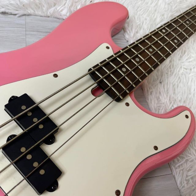 【4949】 Bacchus precision bass model pink 楽器のベース(エレキベース)の商品写真