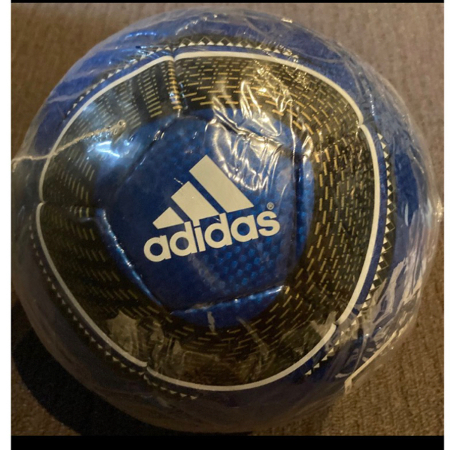 adidas(アディダス)の未使用品　サッカーボール adidas 4号 スポーツ/アウトドアのサッカー/フットサル(ボール)の商品写真