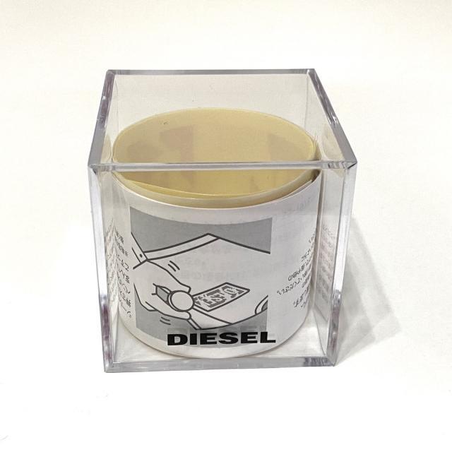 DIESEL(ディーゼル)のディーゼル 小物新品同様  - レッド シール レディースのファッション小物(その他)の商品写真