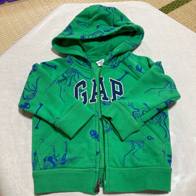 GAP Kids(ギャップキッズ)のGAP キッズ　恐竜　パーカー キッズ/ベビー/マタニティのベビー服(~85cm)(トレーナー)の商品写真