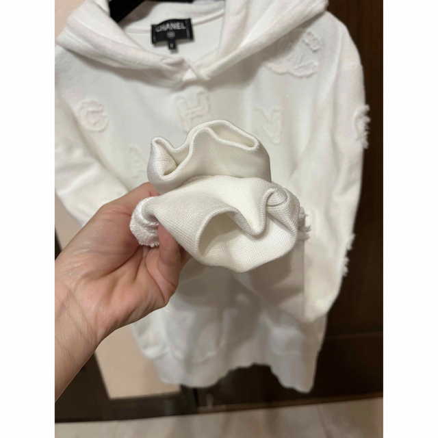 CHANELロゴトレーナー