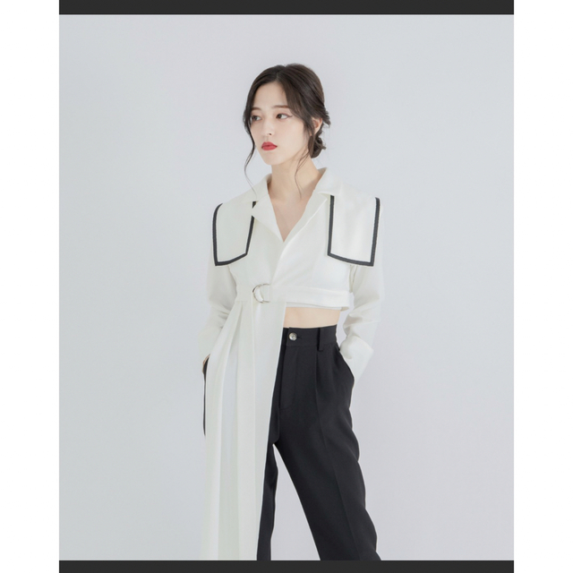 ZARA(ザラ)のキュメリ　ジャケット　アシメトリー　White レディースのジャケット/アウター(テーラードジャケット)の商品写真