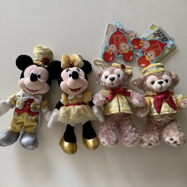 Disney(ディズニー)のディズニー 30周年 バッジ エンタメ/ホビーのおもちゃ/ぬいぐるみ(ぬいぐるみ)の商品写真