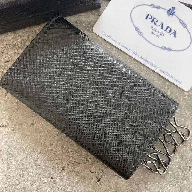 PRADA プラダ　キーケース　ブラック　サフィアーノ