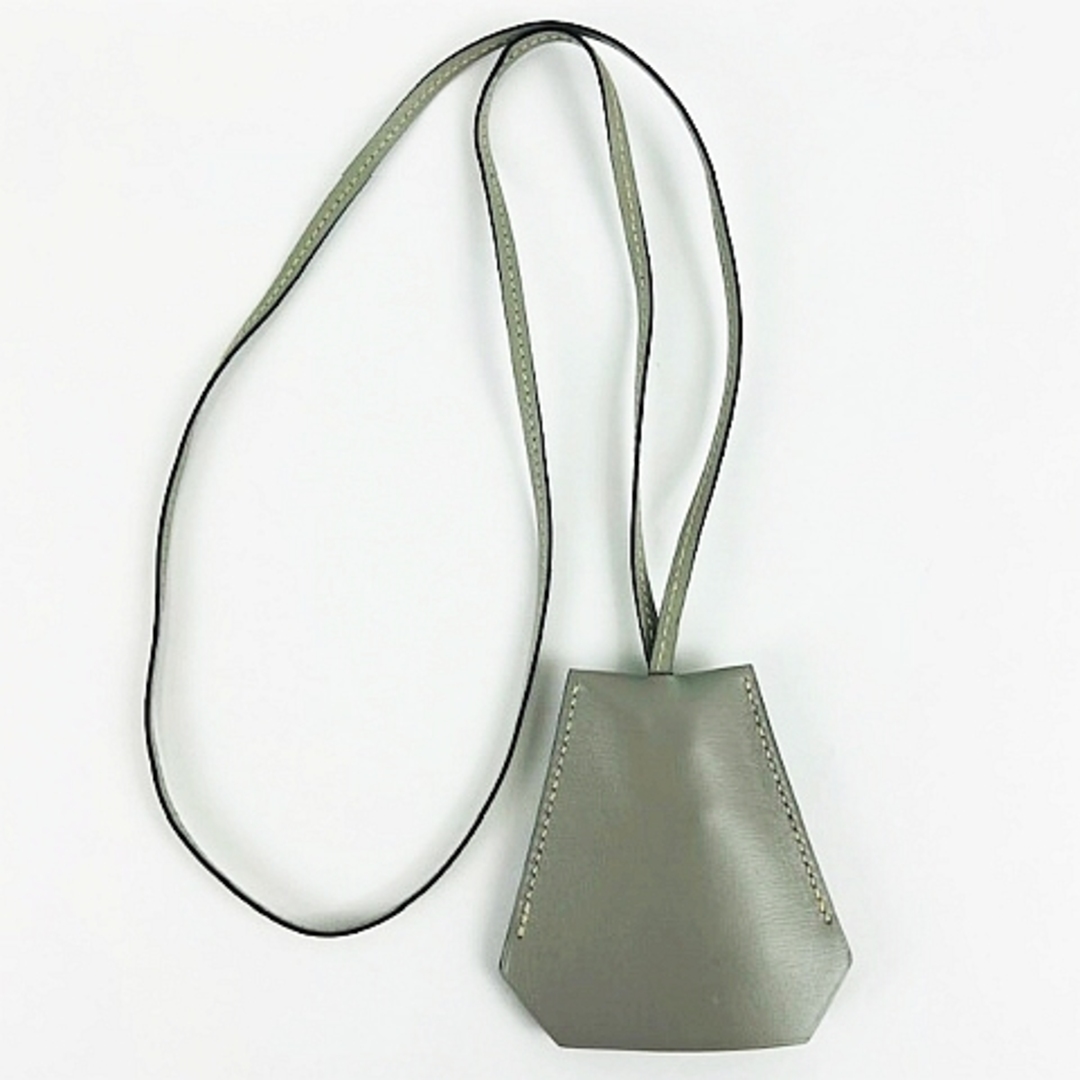 HERMES D刻印 クロシェット キーケース ネックレス レザー グレー