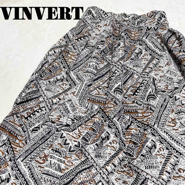 VINVERT(バンベール)のVINVERT スカート　膝丈　総柄　サイズM ウエスト66㎝ レディースのスカート(ひざ丈スカート)の商品写真