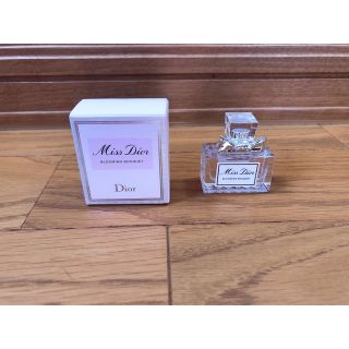 クリスチャンディオール(Christian Dior)のクリスチャン ディオールミス ディオール ブルーミングブーケ5ml ミニ香水(香水(女性用))