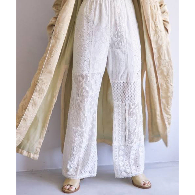 TODAYFUL(トゥデイフル)のPatchwork Lace Pants 白 38 レディースのパンツ(カジュアルパンツ)の商品写真