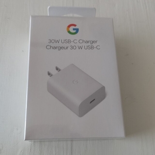 グーグル(Google)の再値下げ　新品未開封　Google  30W USB-C 充電器(バッテリー/充電器)