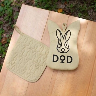 ディーオーディー(DOD)のDOD ロゴ形　ミトン&鍋敷き(収納/キッチン雑貨)