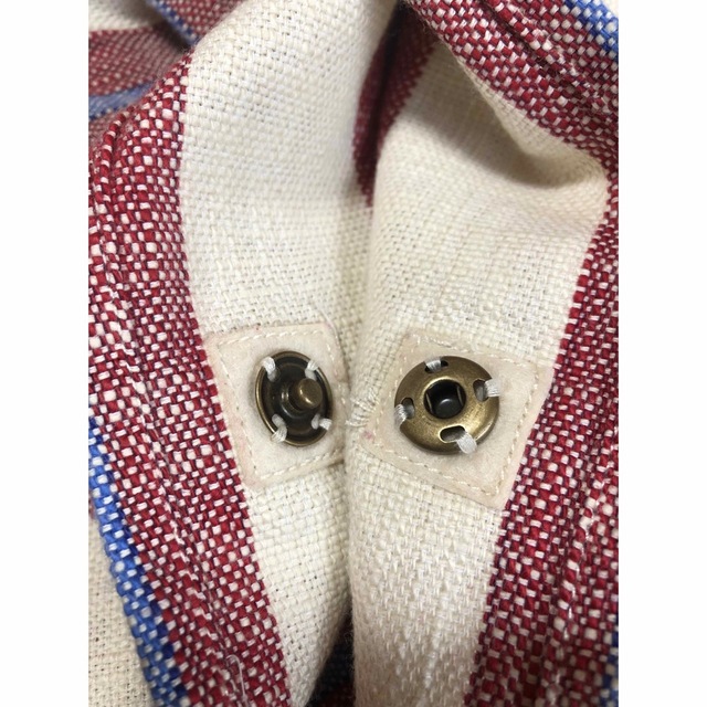Kastane(カスタネ)のフリーサイズ　フリンジ付きポンチョ　羽織もの レディースのジャケット/アウター(ポンチョ)の商品写真