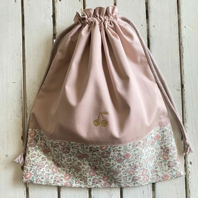 muki様☆リバティプリント使用×さくらんぼワッペンレッスン muki様☆リバティプリント使用×さくらんぼワッペンレッスン