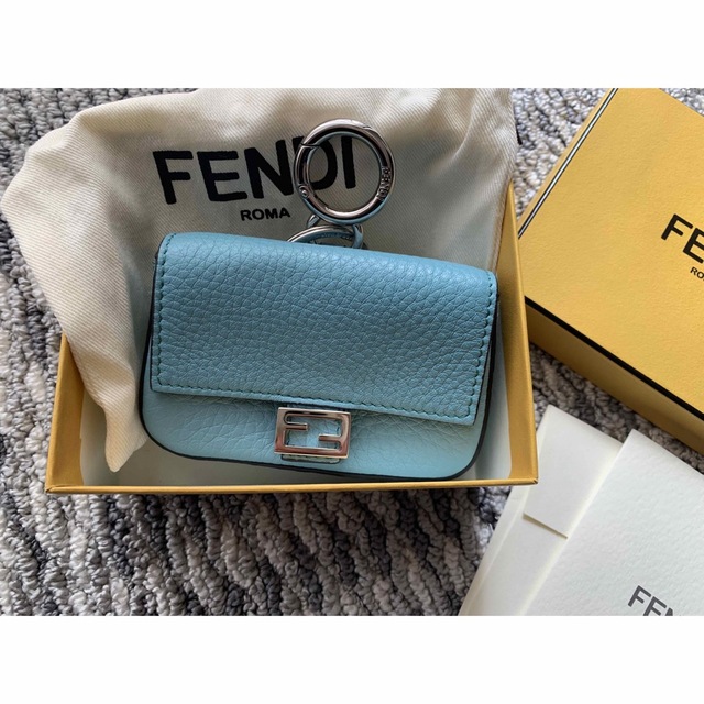 FENDI - FENDI ナノバゲットチャーム/カードケースの通販 by えとり's ...