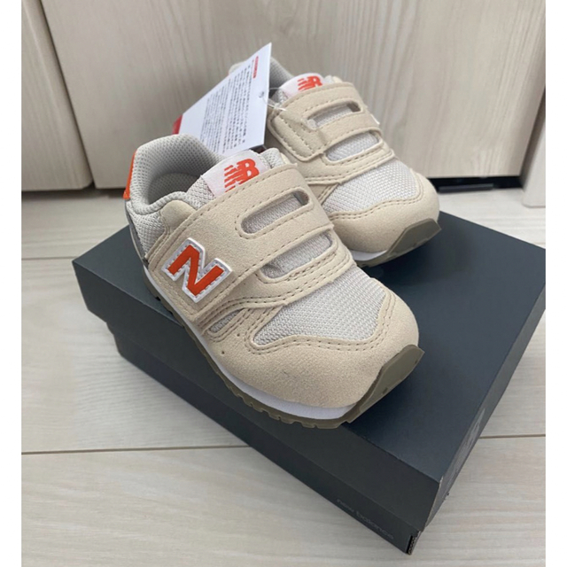 New Balance(ニューバランス)のNEW BALANCE新品☆スニーカー　12.5cm　ベージュ　373 キッズ/ベビー/マタニティのベビー靴/シューズ(~14cm)(スニーカー)の商品写真