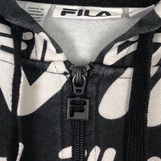 FILA(フィラ)のフィラ 総柄 ロゴプリントパーカー ビッグサイズ フルジップ モノトーン 裏起毛 メンズのトップス(パーカー)の商品写真