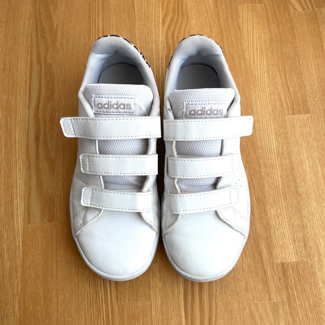 adidas(アディダス)のadidas スニーカー　20センチ キッズ/ベビー/マタニティのキッズ靴/シューズ(15cm~)(スニーカー)の商品写真