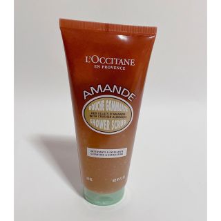 ロクシタン(L'OCCITANE)の新品未使用　ロクシタン　アーモンド シャワースクラブ(ボディスクラブ)