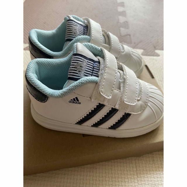 adidasスニーカー　13センチ