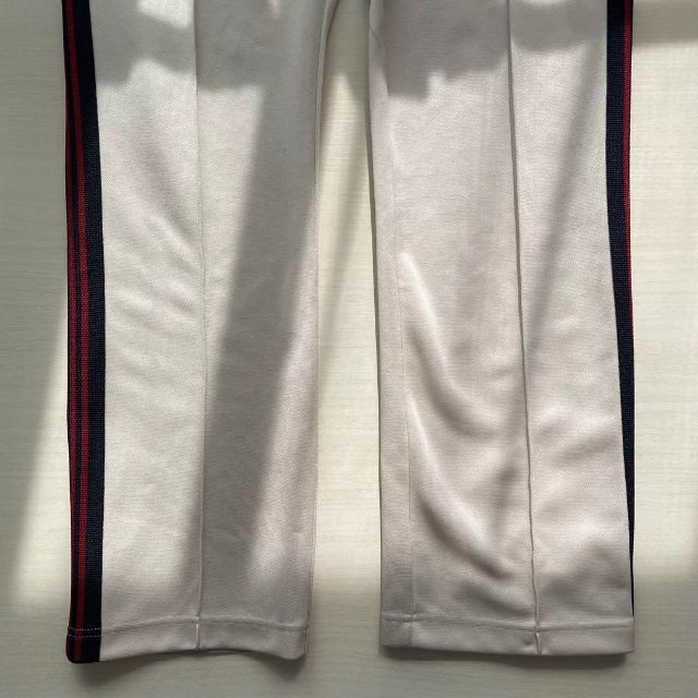 Needles(ニードルス)のナロー　M ホワイト　ベージュ　レッド　ジェネレーションズ メンズのパンツ(スラックス)の商品写真