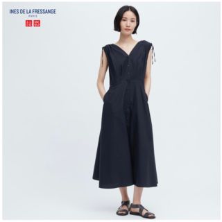 ユニクロ(UNIQLO)のコットンフレアVネックワンピース（ノースリーブ）(ロングワンピース/マキシワンピース)