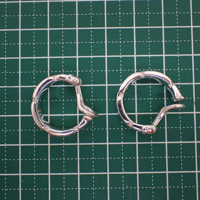 Tiffany & Co.(ティファニー)のティファニー 925/750 コンビ フープ イヤリング[g28-29］ レディースのアクセサリー(イヤリング)の商品写真