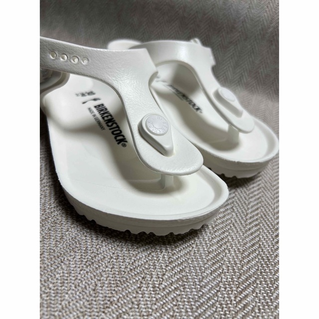 BIRKENSTOCK(ビルケンシュトック)の70％オフ！！新品19cm/30◇ビルケンシュトック  Gizeh EVA◇  キッズ/ベビー/マタニティのキッズ靴/シューズ(15cm~)(サンダル)の商品写真