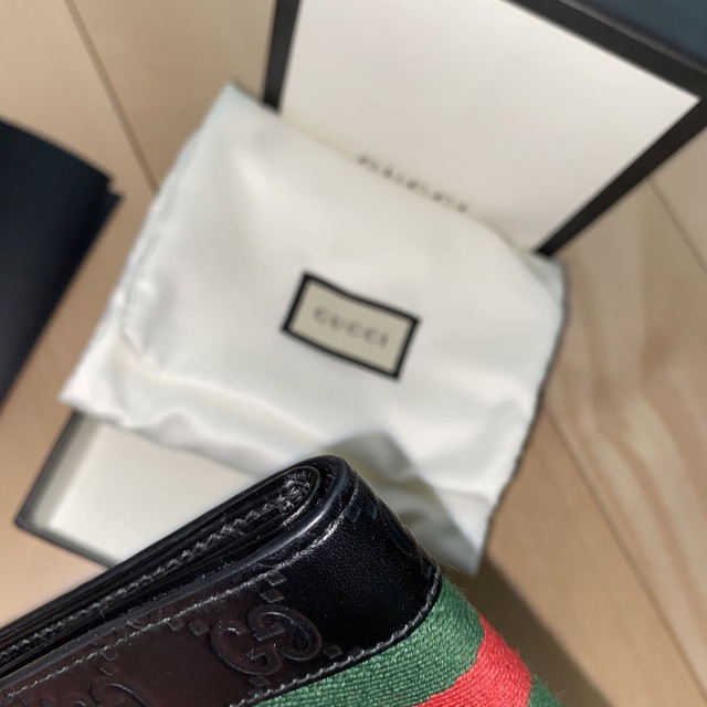 Gucci(グッチ)の極美品✨　GUCCI　シマ　折り財布　シェリーライン　黒レザー　箱付き　袋付き メンズのファッション小物(折り財布)の商品写真
