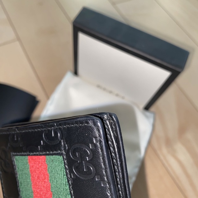 Gucci(グッチ)の極美品✨　GUCCI　シマ　折り財布　シェリーライン　黒レザー　箱付き　袋付き メンズのファッション小物(折り財布)の商品写真