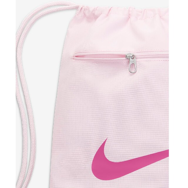 NIKE(ナイキ)のタグ付き【NIKE】ナップサック18L　ピンク キッズ/ベビー/マタニティのこども用バッグ(リュックサック)の商品写真