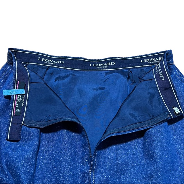 LEONARD(レオナール)のLEONARD デニム調スカート　ミモレ丈　シルク100%  ブルー　L レディースのスカート(ひざ丈スカート)の商品写真