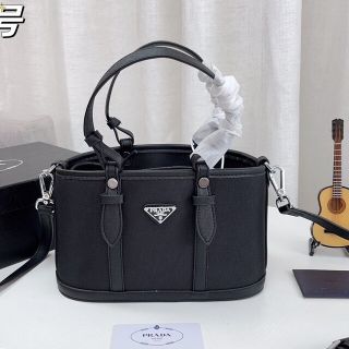 プラダ バンダナ/スカーフ(レディース)の通販 62点 | PRADAの プラダ バンダナ/スカーフ(レディース)の通販 62点 | PRADAの