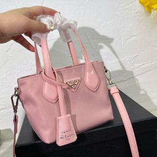 プラダ バンダナ/スカーフ(レディース)の通販 62点 | PRADAの プラダ バンダナ/スカーフ(レディース)の通販 62点 | PRADAの