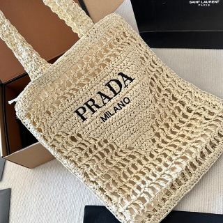 プラダ バンダナ/スカーフ(レディース)の通販 62点 | PRADAの プラダ バンダナ/スカーフ(レディース)の通販 62点 | PRADAの