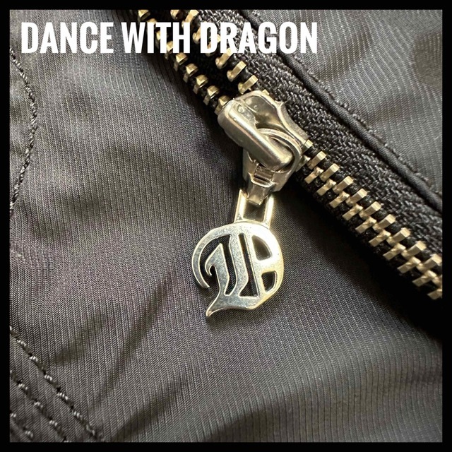 Dance With Dragon(ダンスウィズドラゴン)の【美品】ダンスウィズドラゴン ゴルフスカート 1 ブラック　防風　タイト　刺繍 スポーツ/アウトドアのゴルフ(ウエア)の商品写真