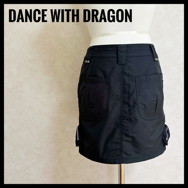 Dance With Dragon(ダンスウィズドラゴン)の【美品】ダンスウィズドラゴン ゴルフスカート 1 ブラック　防風　タイト　刺繍 スポーツ/アウトドアのゴルフ(ウエア)の商品写真