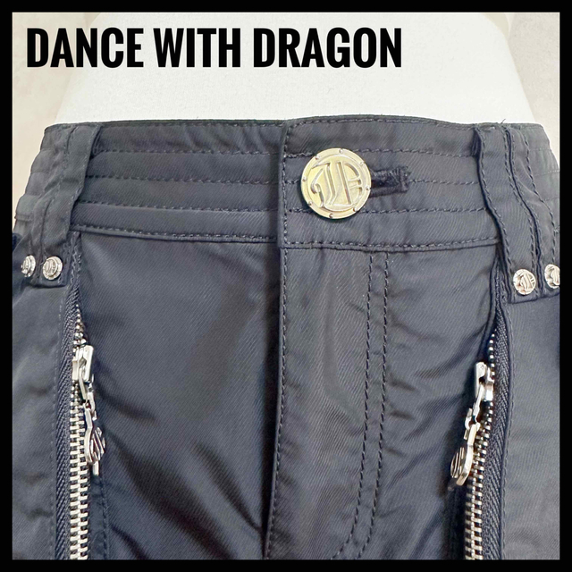 Dance With Dragon(ダンスウィズドラゴン)の【美品】ダンスウィズドラゴン ゴルフスカート 1 ブラック　防風　タイト　刺繍 スポーツ/アウトドアのゴルフ(ウエア)の商品写真