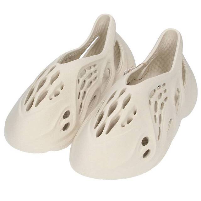 アディダス YEEZY FOAM RUNNER SAND FY4567 イージーフォームランナー