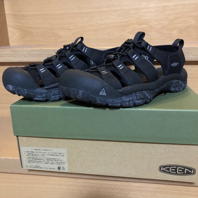 匿名配送 美品　キーン　keen サンダル　ニューポートH2 NEWPORT