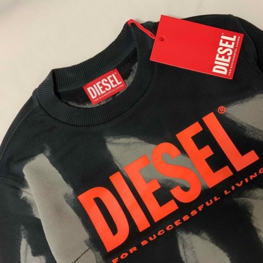 DIESEL(ディーゼル)の洗練　DIESEL KIDS　タイダイ柄スウェット　ブラック/グレー　6Y キッズ/ベビー/マタニティのキッズ服男の子用(90cm~)(Tシャツ/カットソー)の商品写真