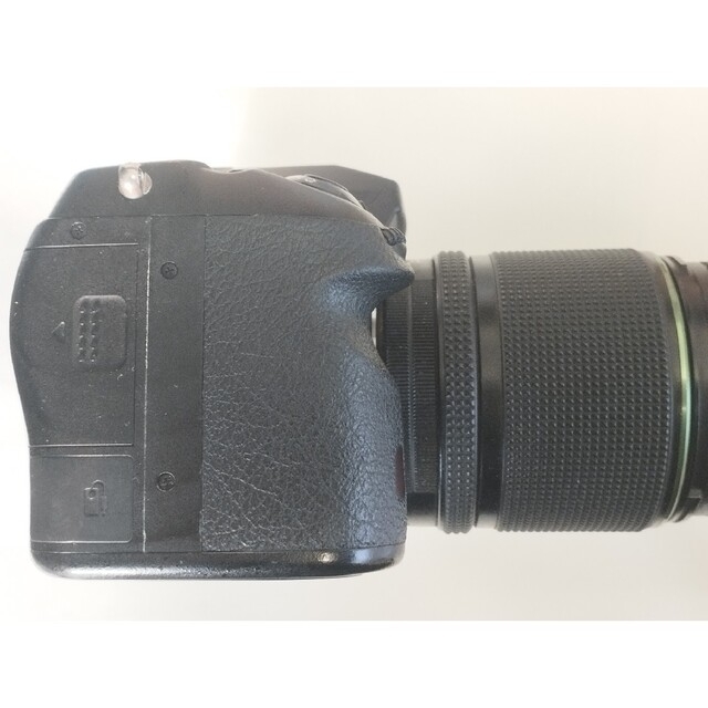 デジタル一眼PENTAX k-5iiと18-135mm純正ズームレンズ