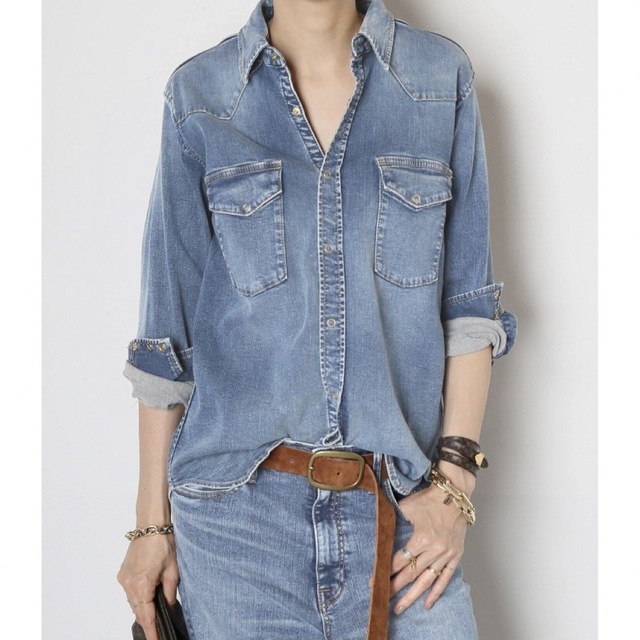 DEUXIEME CLASSE(ドゥーズィエムクラス)の新品未使用★MUSE ドゥーズィエムクラス【SURT/サート】DENIM シャツ レディースのトップス(シャツ/ブラウス(長袖/七分))の商品写真