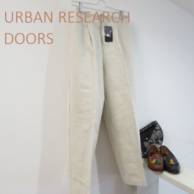 URBAN RESEARCH DOORS(アーバンリサーチドアーズ)の新品 URBAN RESARCH DOORS コットンリネンストレート パンツ レディースのパンツ(カジュアルパンツ)の商品写真