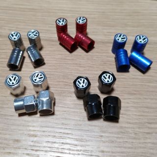 フォルクスワーゲン(Volkswagen)のフォルクスワーゲン　エアーバルブキャップ１台分2セット価格950円激安値引き不可(ホイール)