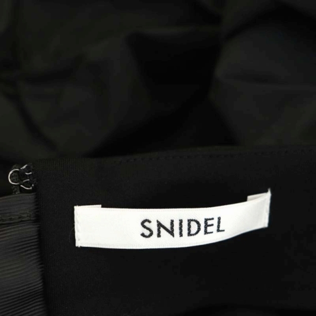 SNIDEL(スナイデル)のスナイデル 22AW スイッチングミニドレス ワンピース フレア 長袖 0 黒 レディースのワンピース(ミニワンピース)の商品写真