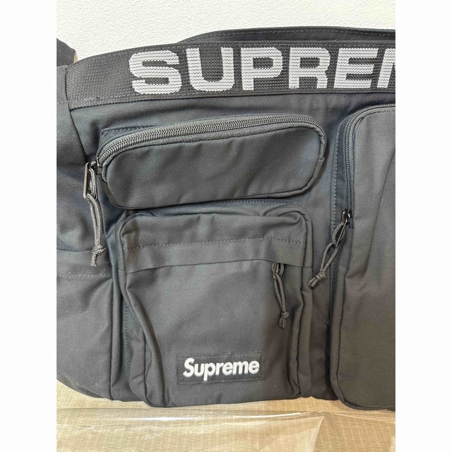 Supreme(シュプリーム)のField Messenger Bag Black 新品未使用品 メンズのバッグ(メッセンジャーバッグ)の商品写真