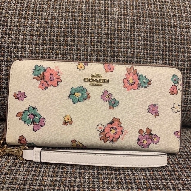 COACH - はな様 専用 9957 コーチ 長財布 ホワイト×フラワーカラーの ...